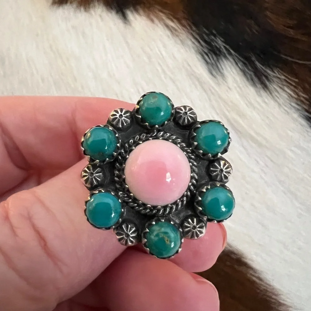 ❤️ Queen Pink Conch & Kingman Turquoise 925 Navajo Style Cluster Ring Size 6.75